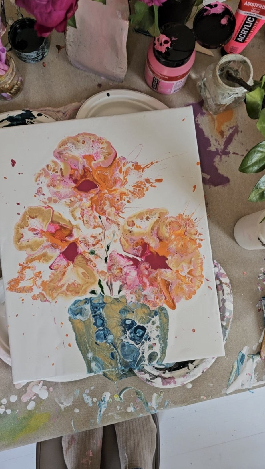 Acrylic pouring courses in Finland